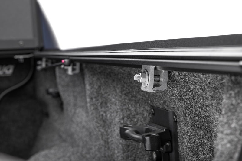 Extang 19-23 Chevy/GMC Silverado/Sierra 5.8ft. Bed Endure ALX Extang Tonneau Covers - Hard Fold  AXOPROS