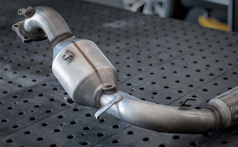 MagnaFlow Conv D/F 05- 300C/Magnum 5.7 w/cats Magnaflow Catalytic Converter Direct Fit  AXOPROS