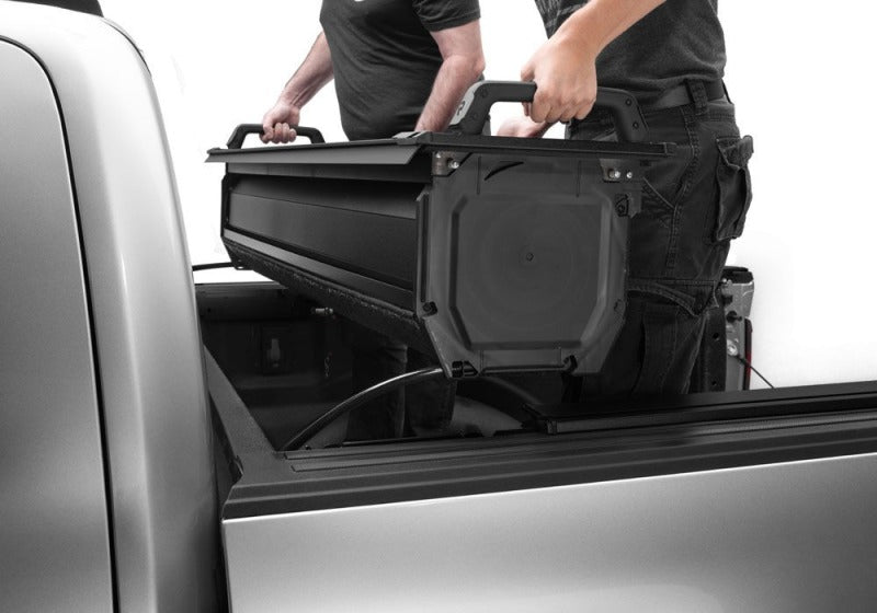 Retrax Retrax 20-26 Chev/GMC Silverado/Sierra 1500 6.5ft Bed (No Side Boxes) RetraxPRO EZ-Off FRC-4000 Retractable Bed Covers aftermarket performance part