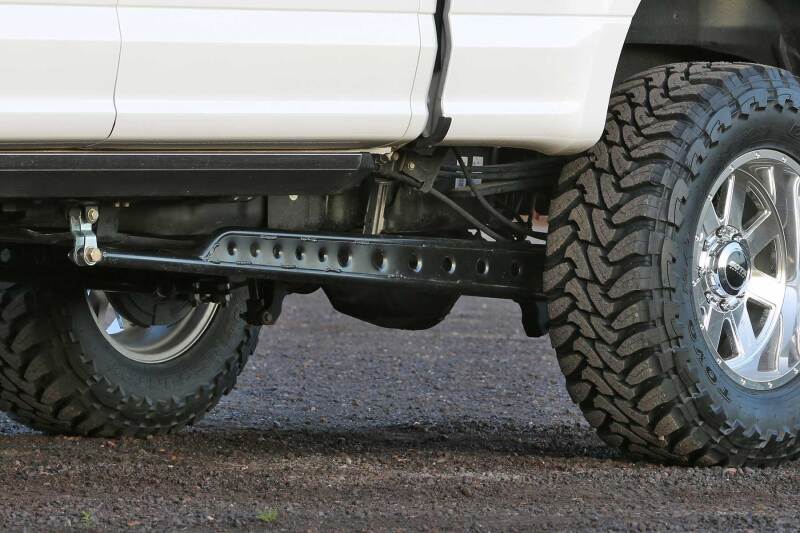 Fabtech 2023+ Ford F250/F350 4WD Super Duty Floating Rear Traction Bar System Fabtech Traction Bars  AXOPROS