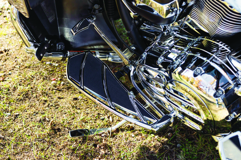 Kuryakyn Phantom Shift/Brake Peg Chrome Kuryakyn Footpegs  AXOPROS