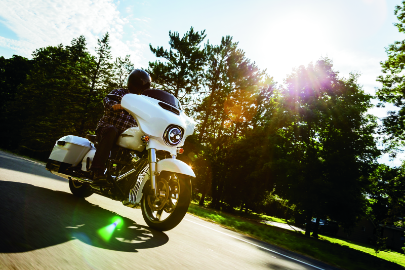 Kuryakyn Oil Cooler Cover Milwaukee-8 Chrome Kuryakyn Other Body Components  AXOPROS