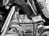 Kuryakyn Rear Cylinder Base Cover For 02-06 Touring Models Chrome Kuryakyn Engine Covers  AXOPROS