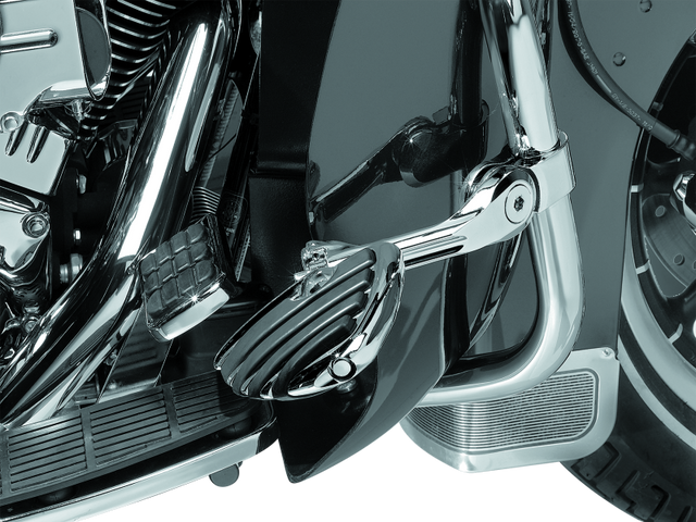 Kuryakyn Tour-Tech Cruise 6in Mount Arm  With ISO Wing Pegs 1-1/4in Clamp Chrome Kuryakyn Footpegs  AXOPROS