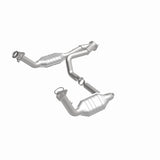 MagnaFlow Conv DF 02-06 Cadillac Escalade / 02-06 Chevy Avalanche 5.3L Dual Conv Y-Pipe Assembly 2WD Magnaflow Catalytic Converter Direct Fit  AXOPROS