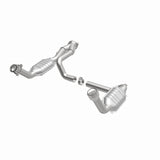MagnaFlow Conv DF 02-06 Cadillac Escalade / 02-06 Chevy Avalanche 5.3L Dual Conv Y-Pipe Assembly 2WD Magnaflow Catalytic Converter Direct Fit  AXOPROS