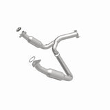MagnaFlow Conv DF 07-09 Chevy/GMC Silverado/Suburban/Sierra/Tahoe/Yukon Magnaflow Catalytic Converter Direct Fit  AXOPROS