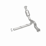 Magnaflow Conv DF 2011-2014 F-150 5.0L Underbody Magnaflow Catalytic Converter Direct Fit  AXOPROS