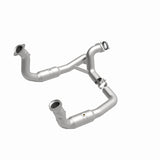 MagnaFlow Conv Direct Fit 11-14 Ford F-250 Super Duty / 350 Super Duty V8 6.2L Magnaflow Catalytic Converter Direct Fit  AXOPROS