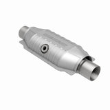 MagnaFlow Conv Univ 2.5 Mid O2 Magnaflow Catalytic Converter Universal  AXOPROS