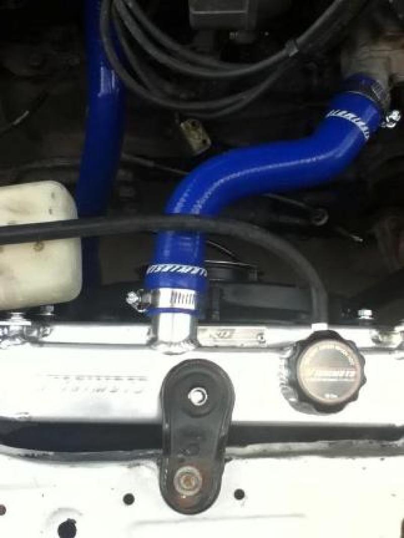 Mishimoto 92-00 Honda Civic / 93-97 Del Sol Manual Aluminum Radiator Mishimoto Radiators  AXOPROS