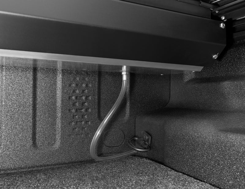 Roll-N-Lock 2020 Jeep Gladiator 5ft bed M-Series Retractable Tonneau Cover Roll-N-Lock Tonneau Covers - Retractable  AXOPROS