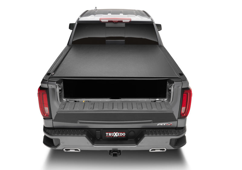 Truxedo 19-20 GMC Sierra & Chevrolet Silverado 1500 (New Body) 5ft 8in Lo Pro Bed Cover Truxedo Bed Covers - Roll Up  AXOPROS