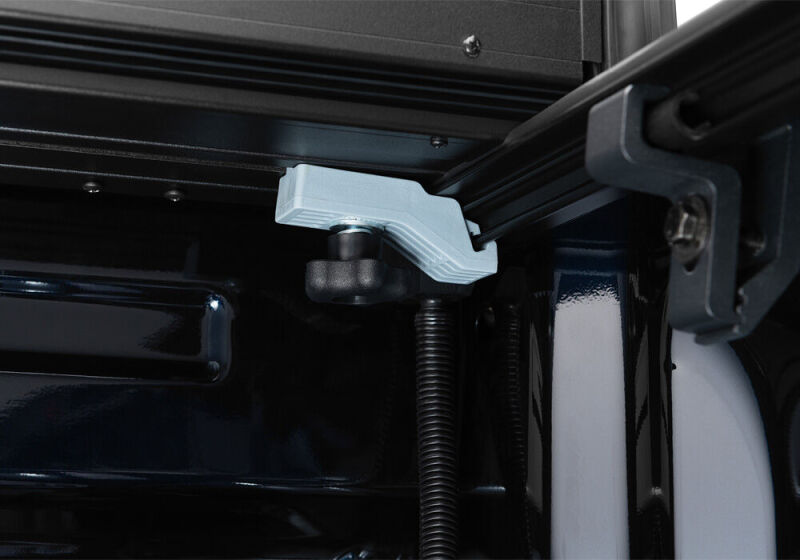 UnderCover 2021+ Ford F-150 Crew Cab 5.5ft Armor Flex Bed Cover Cover Undercover Bed Covers - Folding  AXOPROS