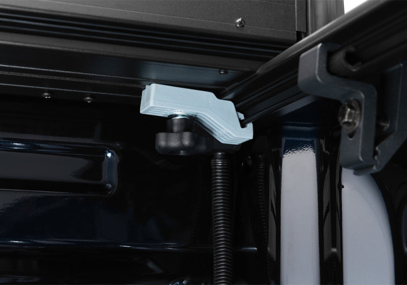 UnderCover 2021+ Ford F-150 Crew Cab 5.5ft Armor Flex Bed Cover Cover Undercover Bed Covers - Folding  AXOPROS